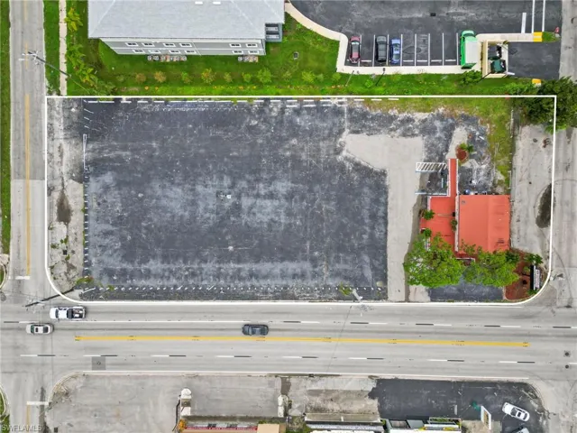 2744  Fowler  ST, Fort Myers, FL 33901