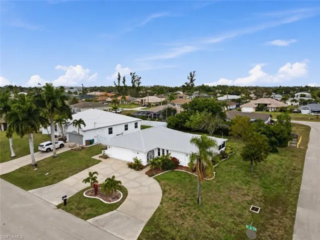 219 16th Ter, Cape Coral, Florida 33990