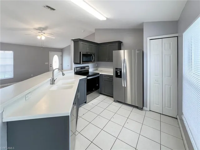 2037 NE 4th  TER, Cape Coral, FL 33909