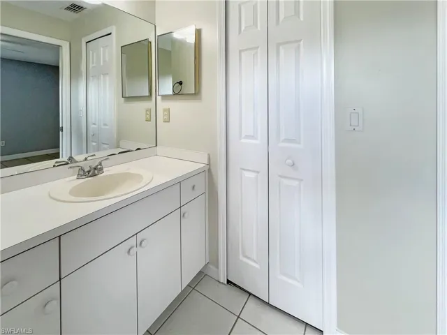 2037 NE 4th  TER, Cape Coral, FL 33909