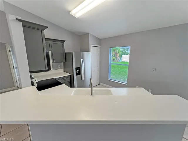 2037 NE 4th  TER, Cape Coral, FL 33909