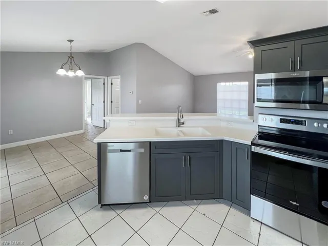 2037 NE 4th  TER, Cape Coral, FL 33909