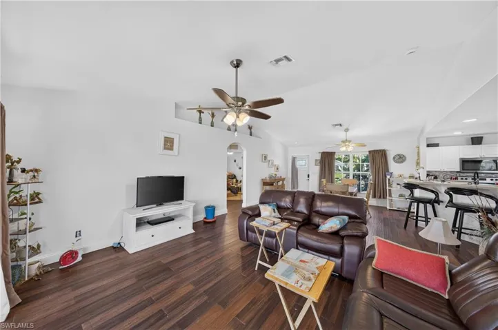 2028 Ne Juanita Pl, Cape Coral, Florida 33909