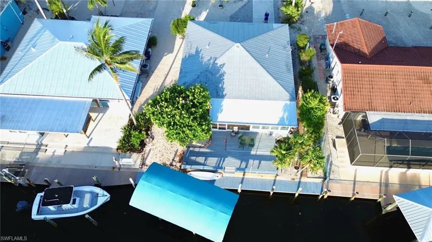 Aerial view of property and surrounding area