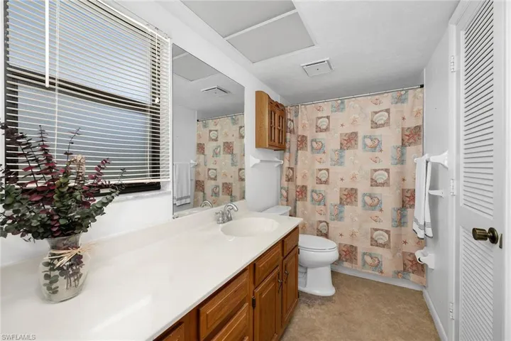 1701  Courtyard  WAY, Naples, FL 34112