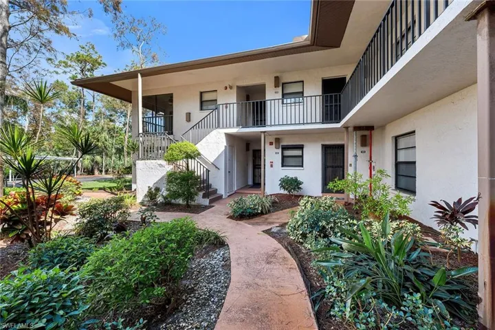 1701  Courtyard  WAY, Naples, FL 34112