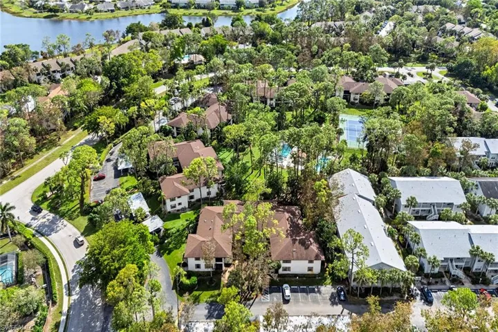 1701  Courtyard  WAY, Naples, FL 34112