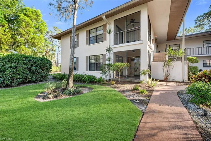 1701  Courtyard  WAY, Naples, FL 34112