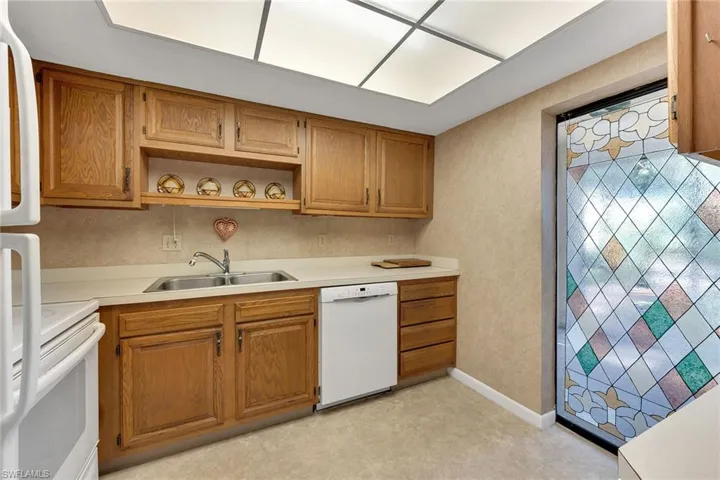 1701  Courtyard  WAY, Naples, FL 34112
