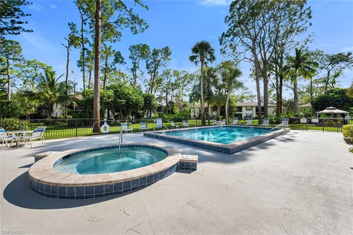 1701  Courtyard  WAY, Naples, FL 34112