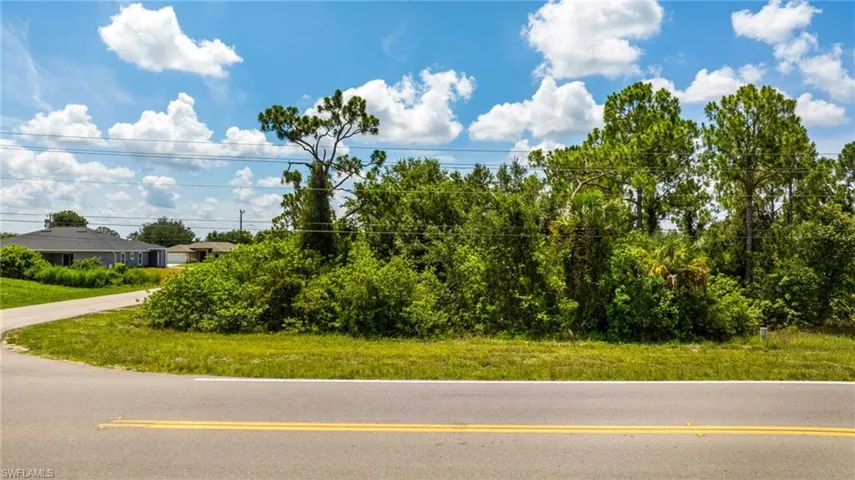 560/562 Alabama Rd S, Lehigh Acres, Florida 33974