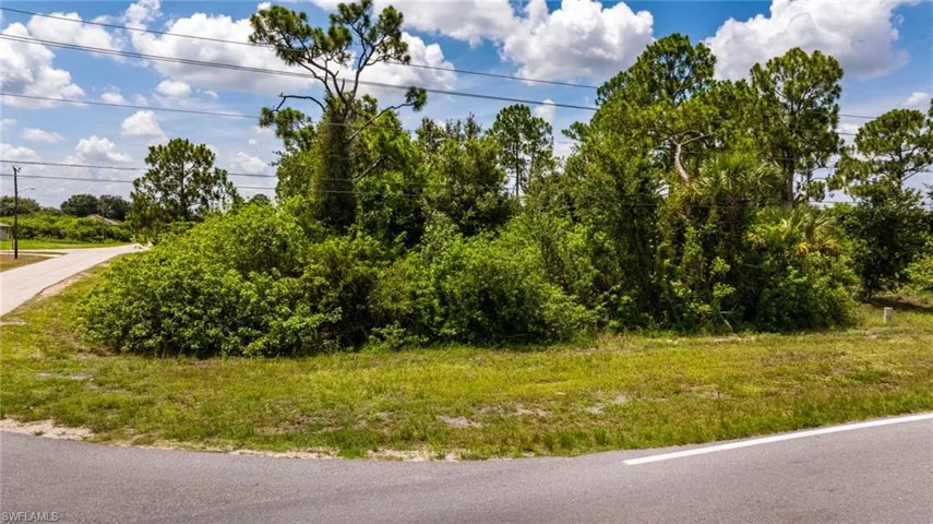560/562 Alabama Rd S, Lehigh Acres, Florida 33974