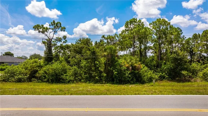 560/562 Alabama Rd S, Lehigh Acres, Florida 33974