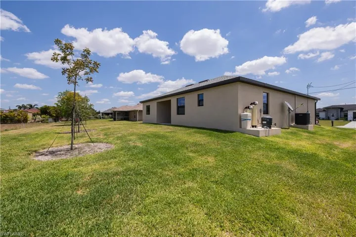 2047 Nw 16th Ter, Cape Coral Fl 33993