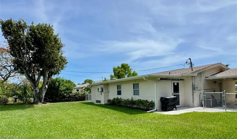 5229 Pocatella Ct, Cape Coral, Florida 33904