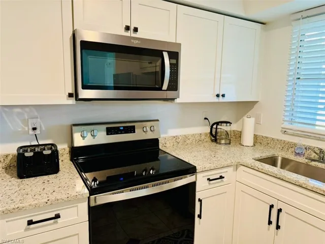 5229 Pocatella Ct, Cape Coral, Florida 33904