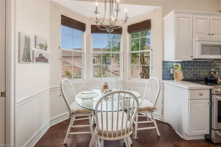 Eat in Kitchen with Bay Windows