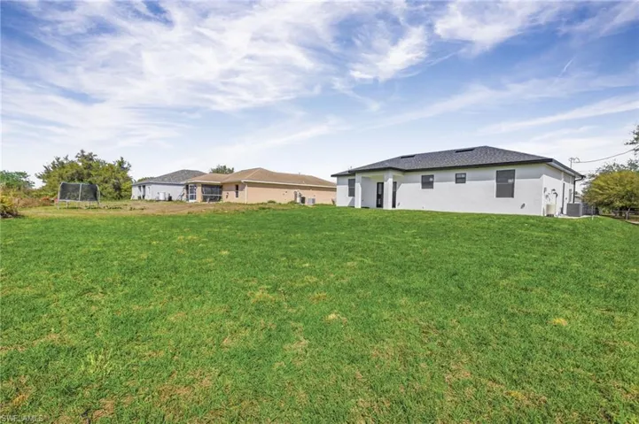2807  74th W ST, Lehigh Acres, FL 33971