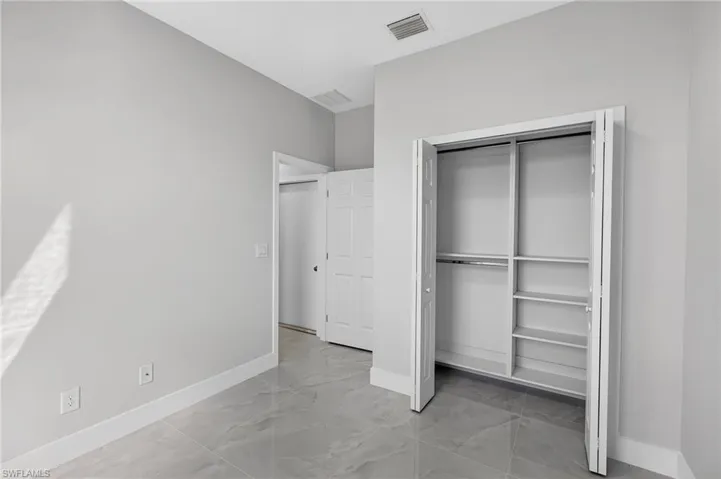 2807  74th W ST, Lehigh Acres, FL 33971