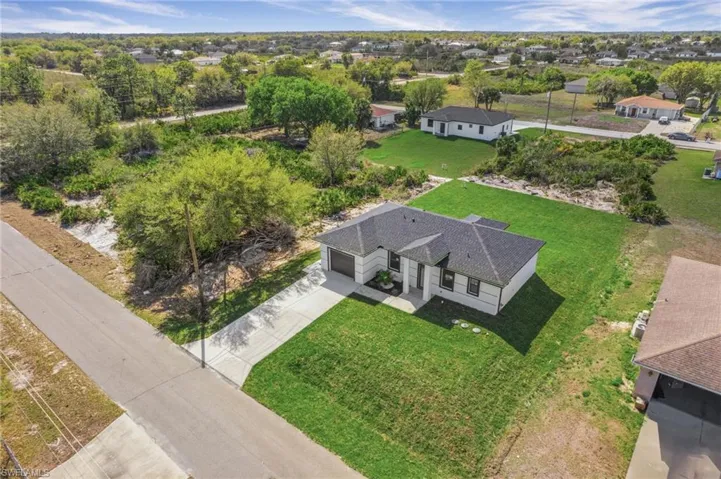 2807  74th W ST, Lehigh Acres, FL 33971
