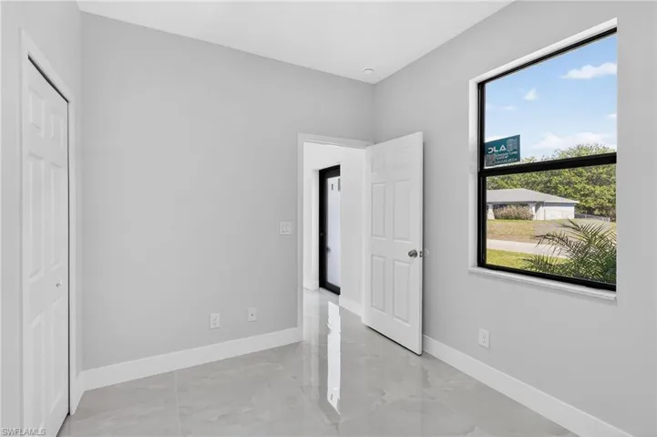2807  74th W ST, Lehigh Acres, FL 33971