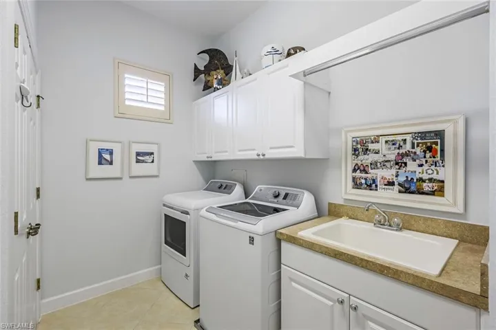 Spacious Utility Room with Sink!
