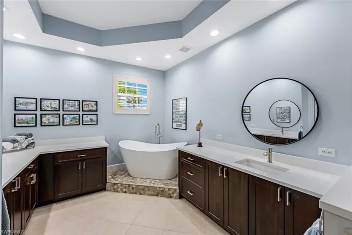 En-Suite Primary Bath!