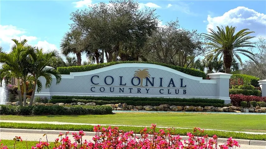 Colonial Country Club Entrance