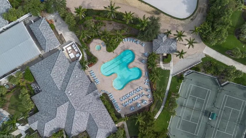 Aerial view of the Colonial Country Club Community amenities