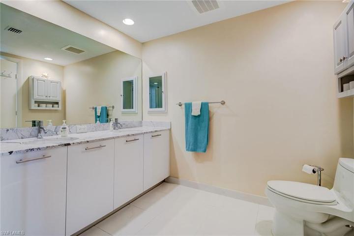 3000 Oasis Grand BLVD # 2003, FORT MYERS FL 33916