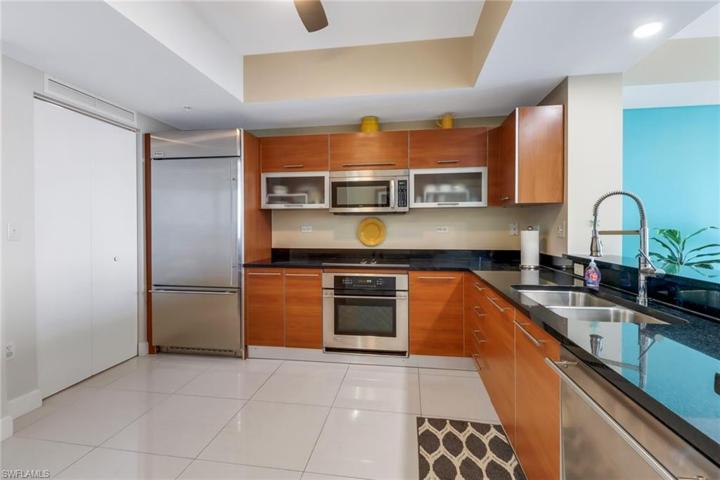 3000 Oasis Grand BLVD # 2003, FORT MYERS FL 33916