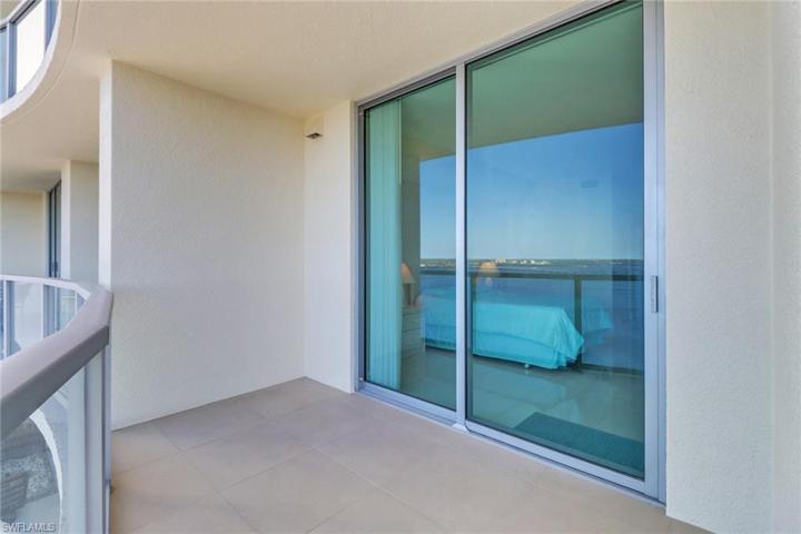 3000 Oasis Grand BLVD # 2003, FORT MYERS FL 33916