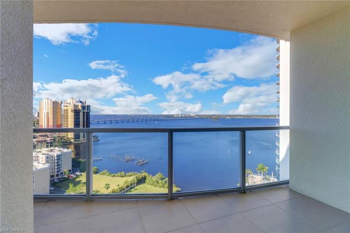3000 Oasis Grand BLVD # 2003, FORT MYERS FL 33916