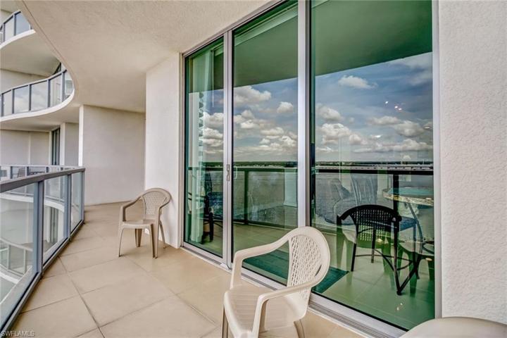 3000 Oasis Grand BLVD # 2003, FORT MYERS FL 33916