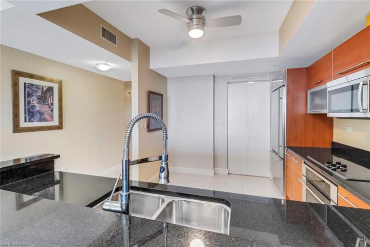 3000 Oasis Grand BLVD # 2003, FORT MYERS FL 33916