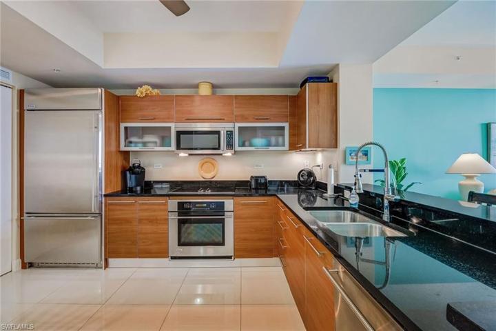 3000 Oasis Grand BLVD # 2003, FORT MYERS FL 33916