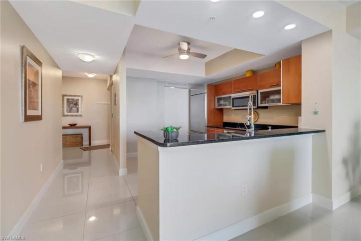 3000 Oasis Grand BLVD # 2003, FORT MYERS FL 33916