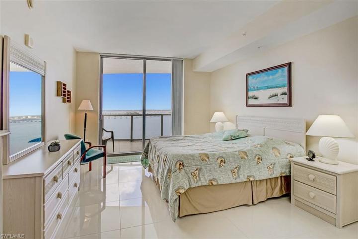 3000 Oasis Grand BLVD # 2003, FORT MYERS FL 33916