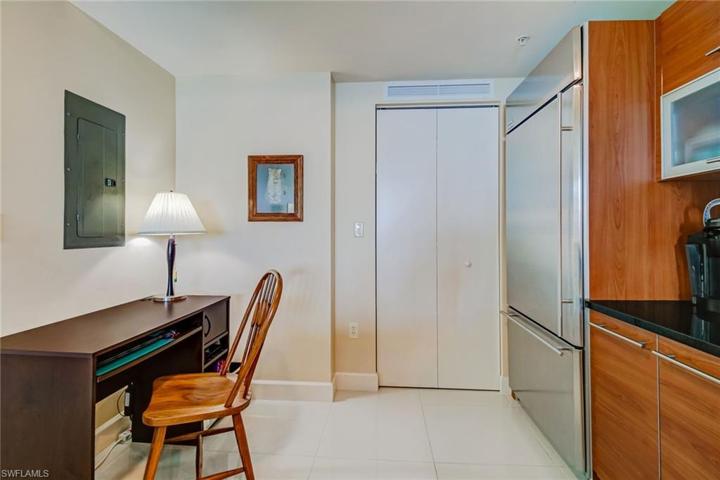 3000 Oasis Grand BLVD # 2003, FORT MYERS FL 33916
