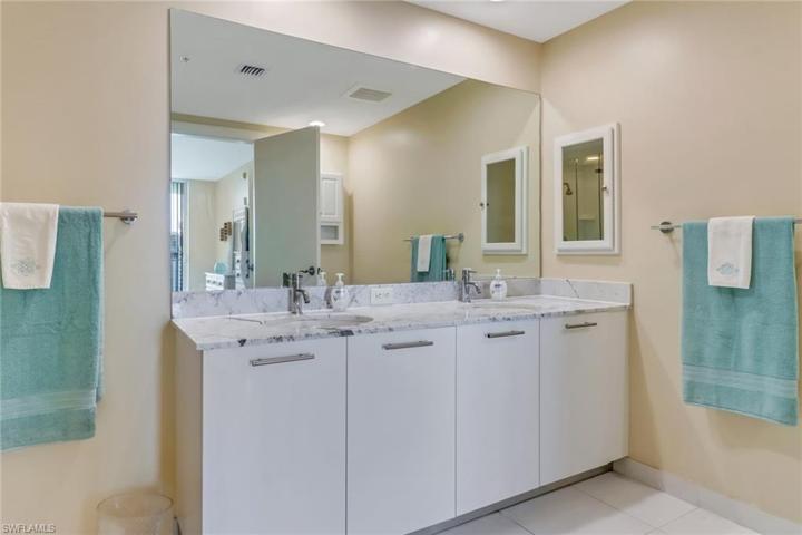 3000 Oasis Grand BLVD # 2003, FORT MYERS FL 33916