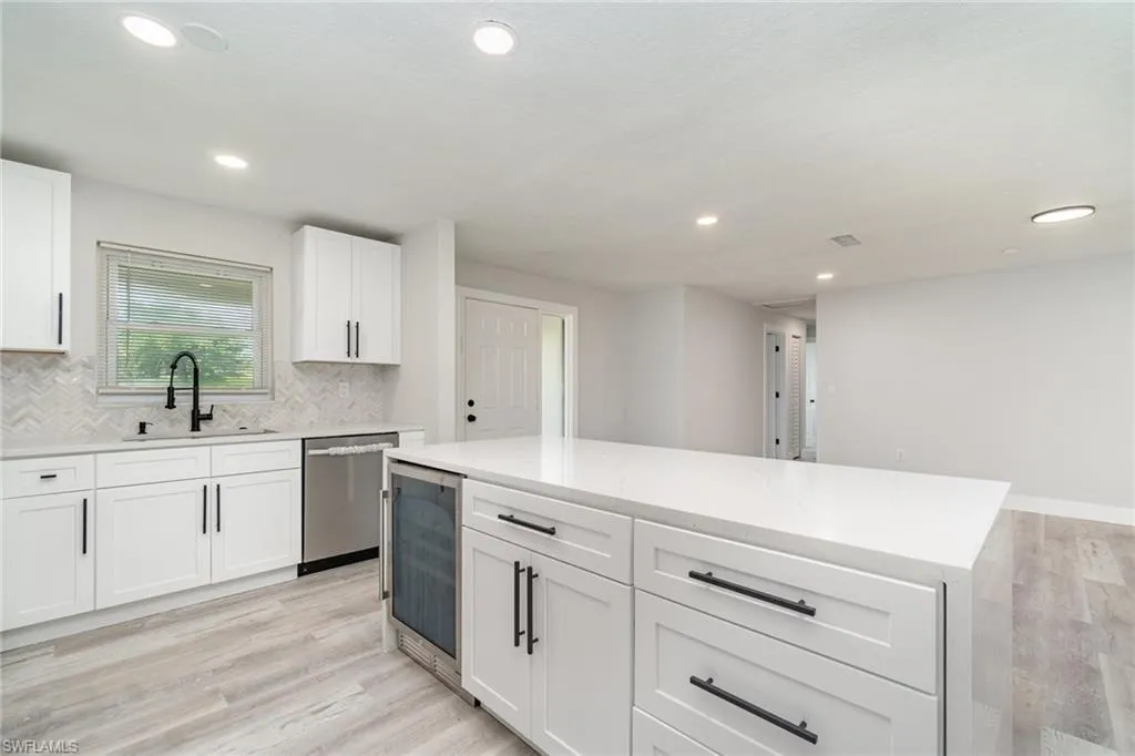 319 Arlington AVE, Fort Myers, FL 33905,225063365