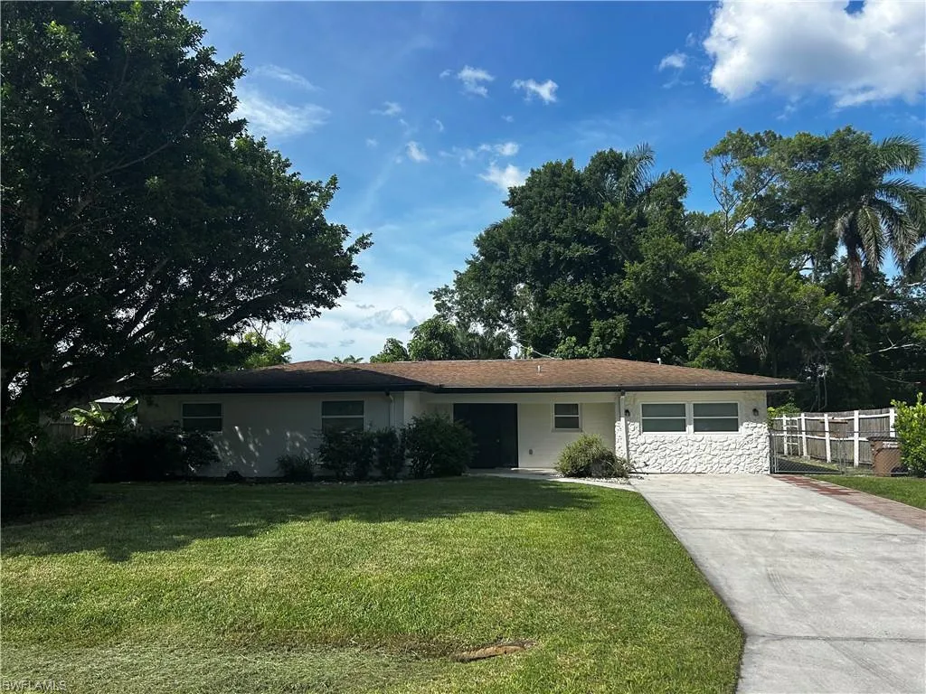 319 Arlington AVE, Fort Myers, FL 33905,225063365