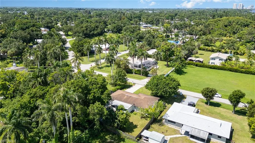 319 Arlington AVE, Fort Myers, FL 33905,225063365