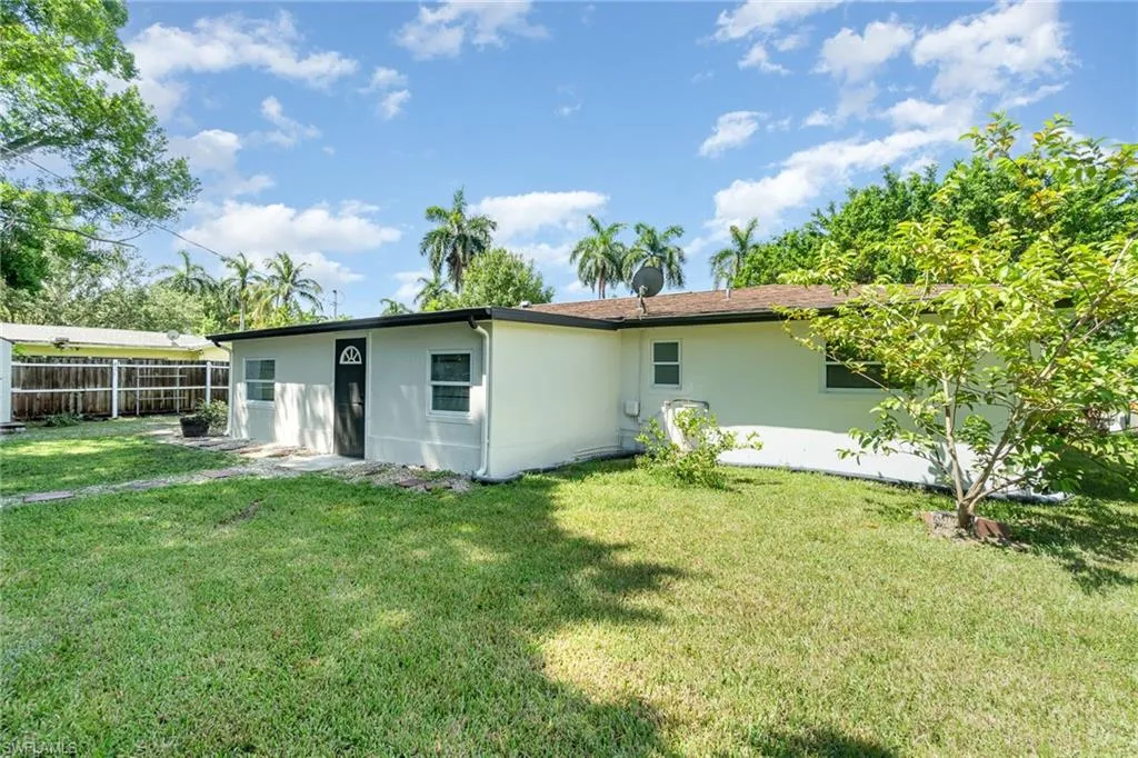 319 Arlington AVE, Fort Myers, FL 33905,225063365