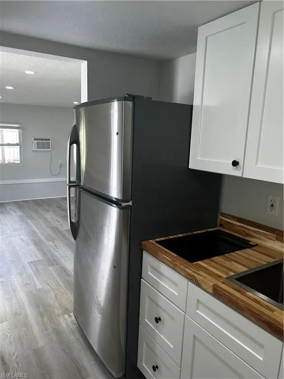 319 Arlington AVE, Fort Myers, FL 33905,225063365