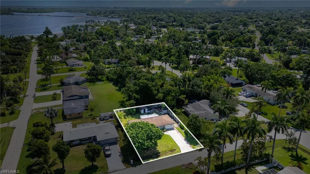 319 Arlington AVE, Fort Myers, FL 33905,225063365