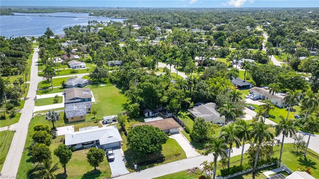 319 Arlington AVE, Fort Myers, FL 33905,225063365
