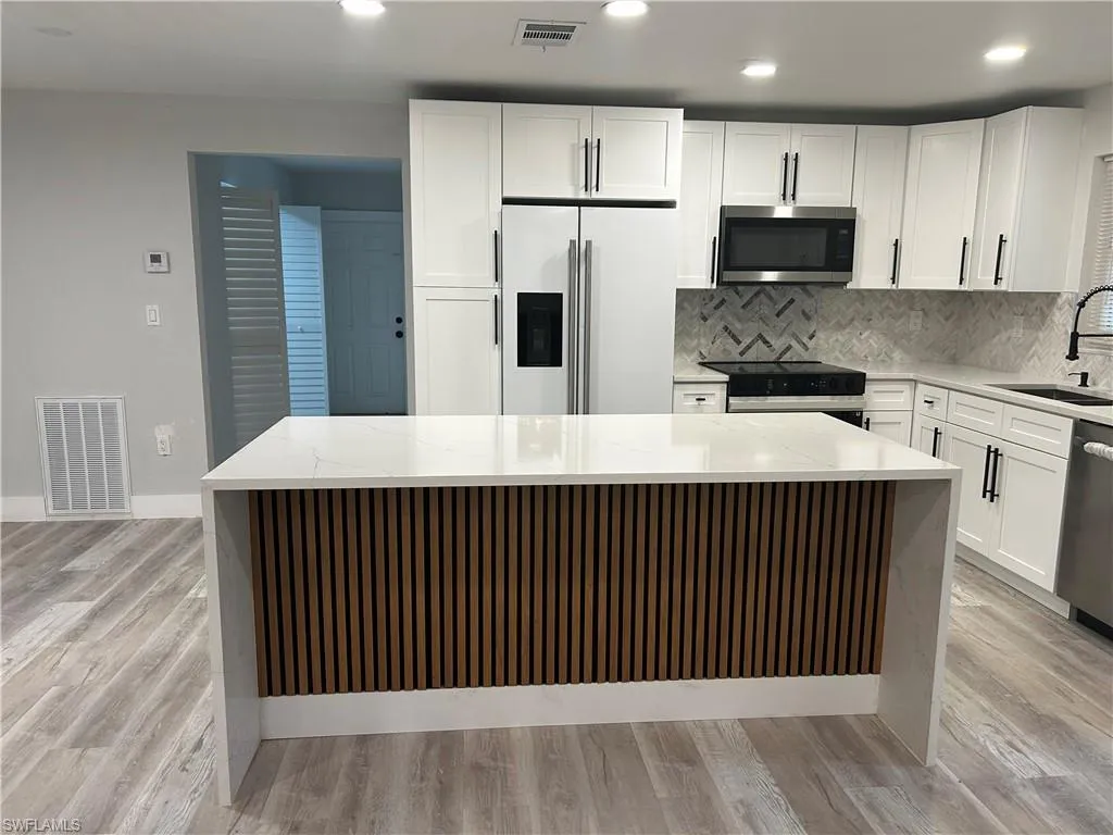 319 Arlington AVE, Fort Myers, FL 33905,225063365