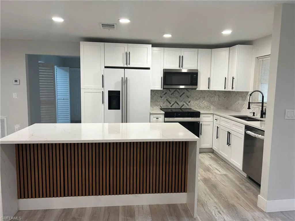319 Arlington AVE, Fort Myers, FL 33905,225063365