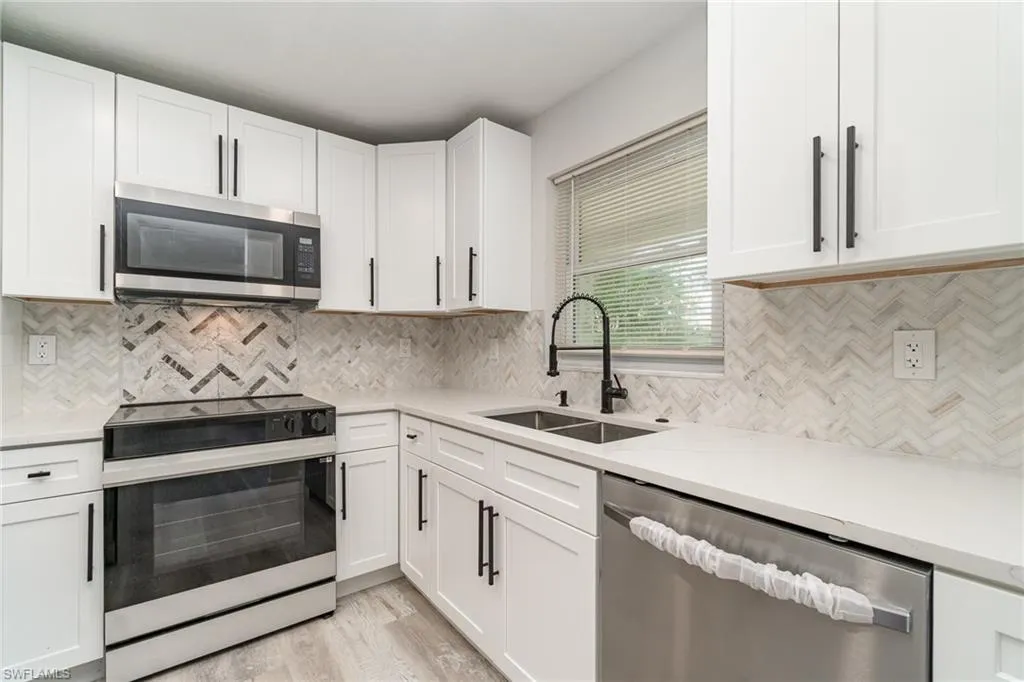 319 Arlington AVE, Fort Myers, FL 33905,225063365